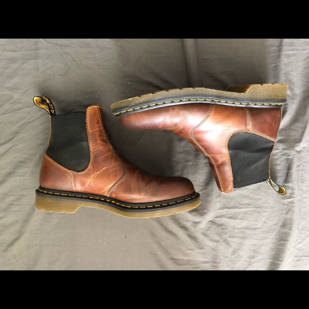 Men’s size 10  Dr. Martens Chelsea Boot